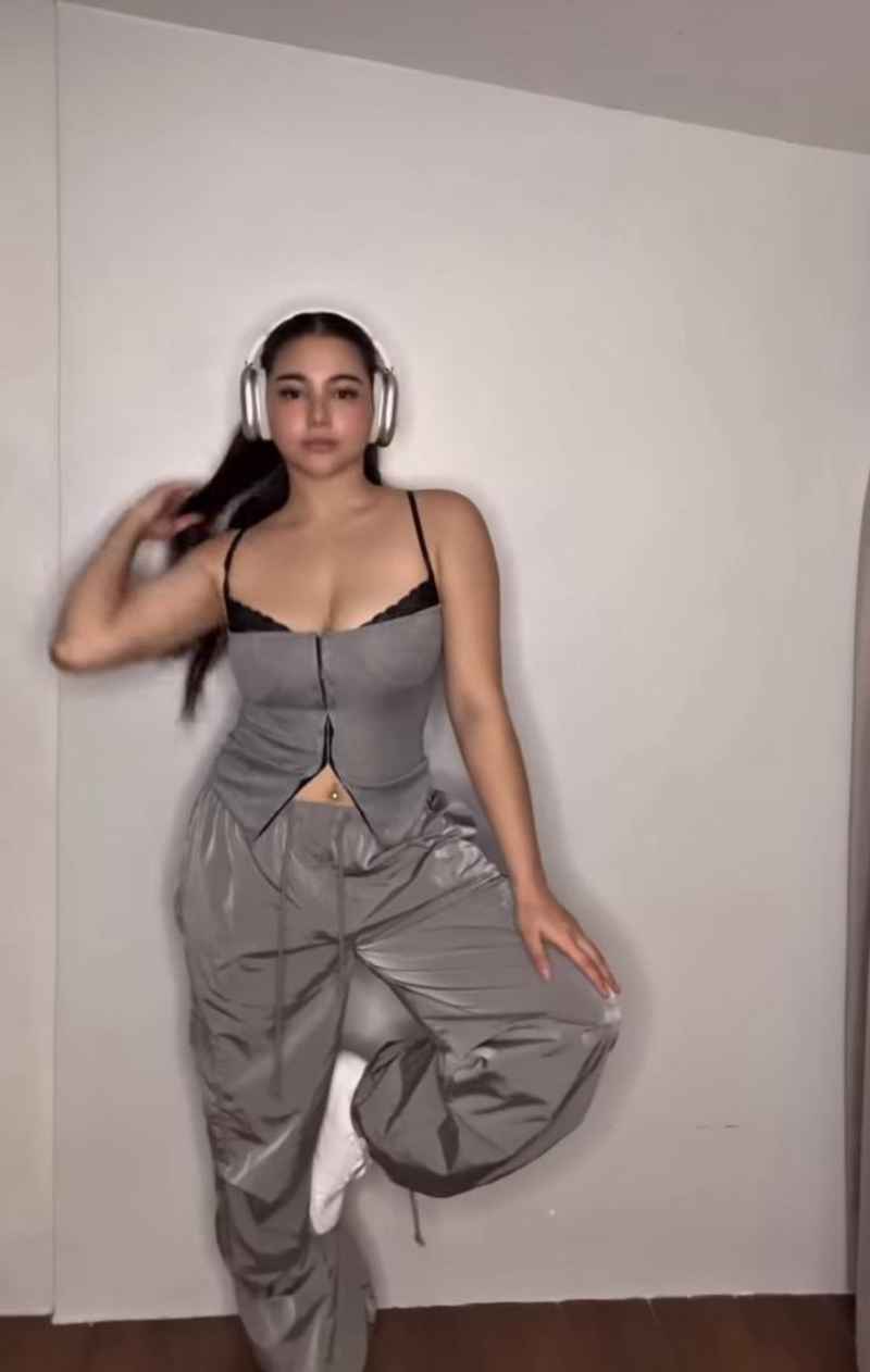 Kerri - blonde