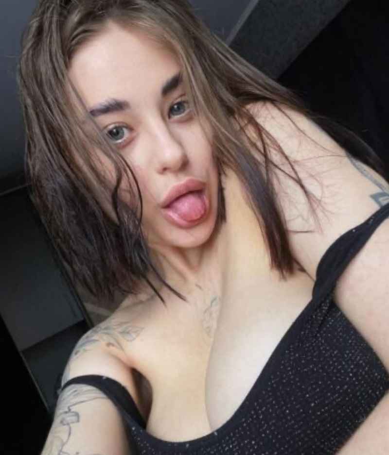 Lara - outcall available