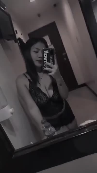 Lara - party girl