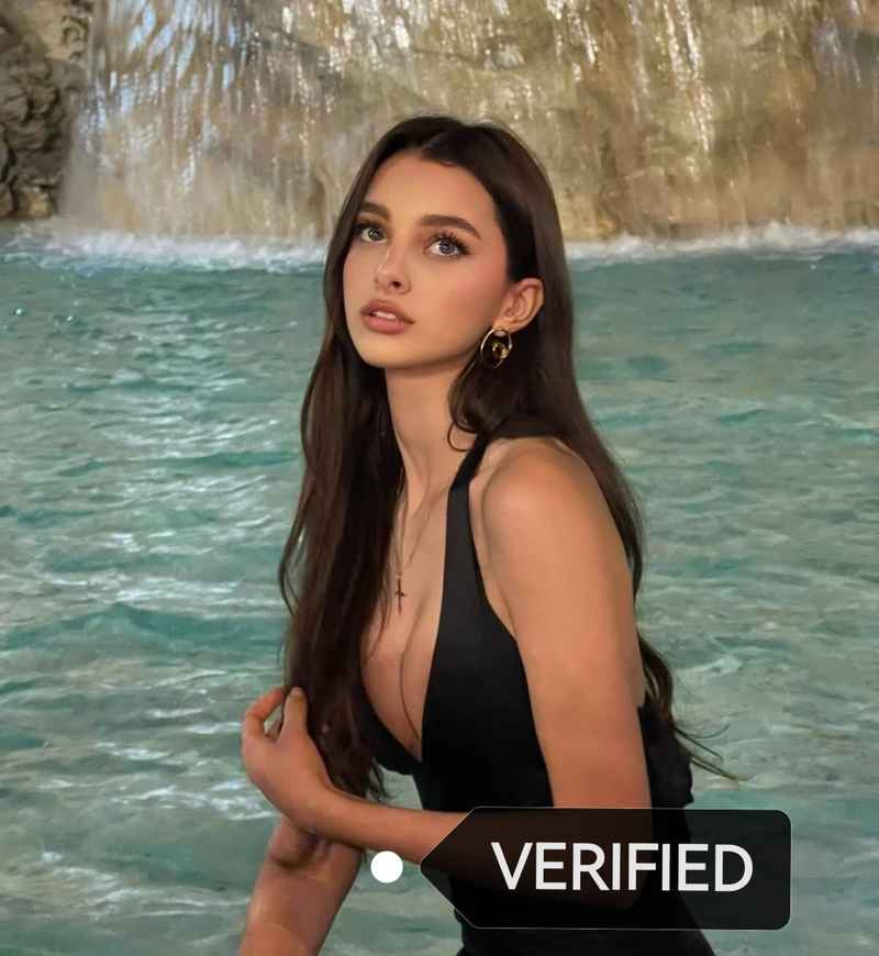 Kathleen - brunette