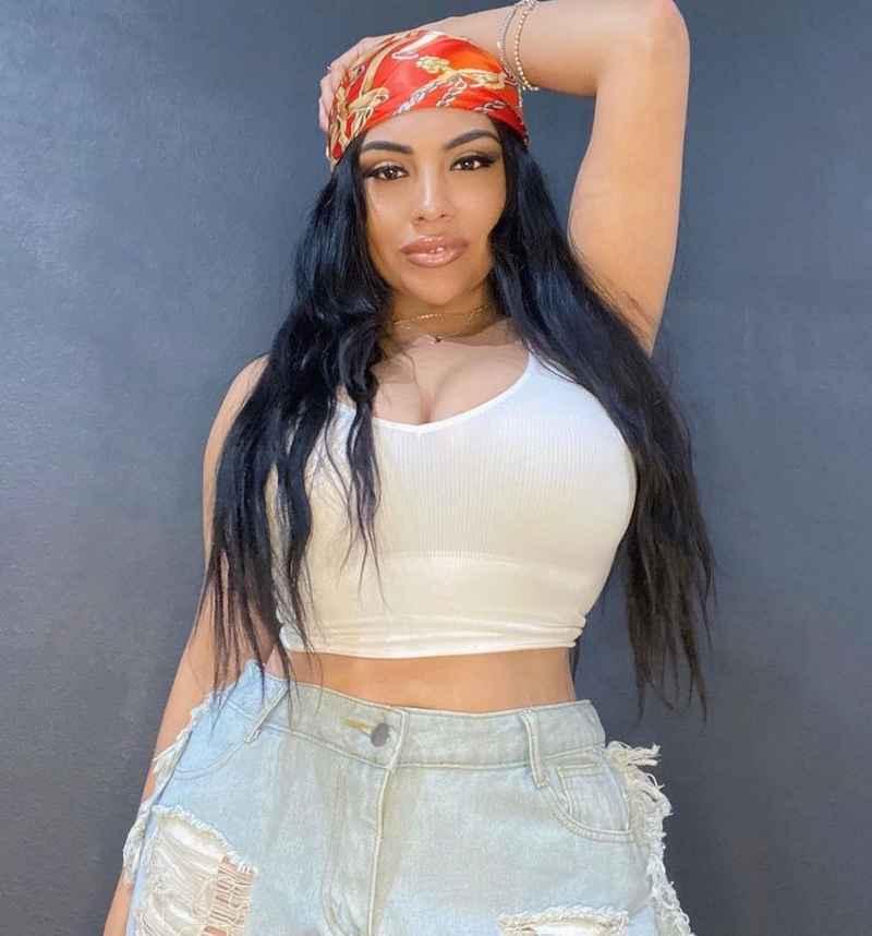 Abigail - curvy