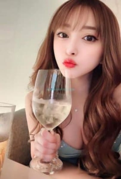 Wendy - brunette