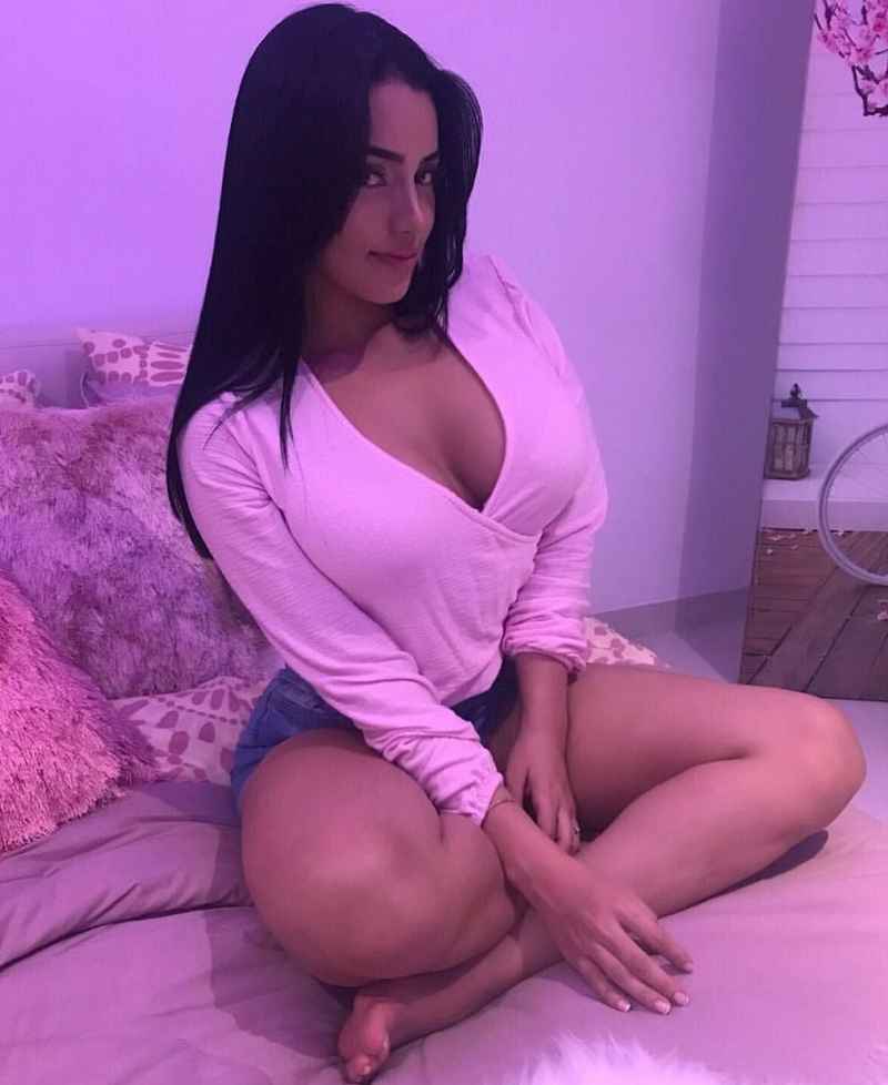 Agathe - outcall available