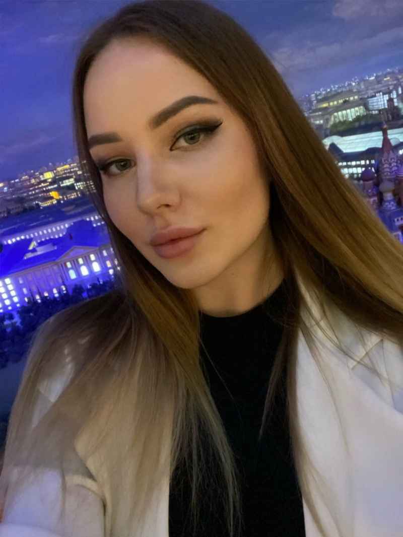 Kylie - brunette