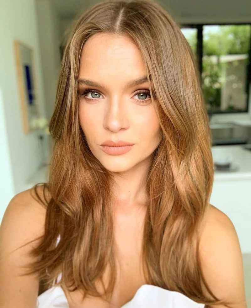 Mia - independent companion