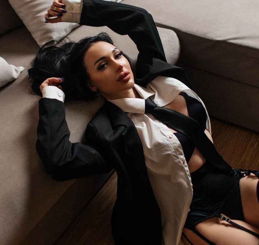 Fiona - high class