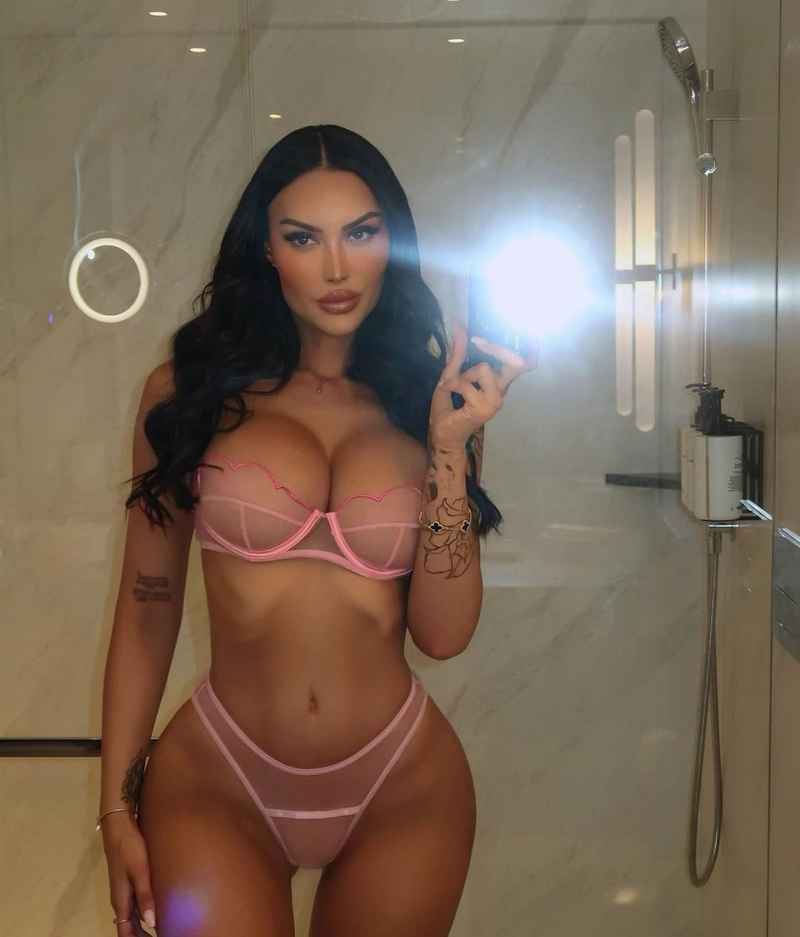Maeve - curvy