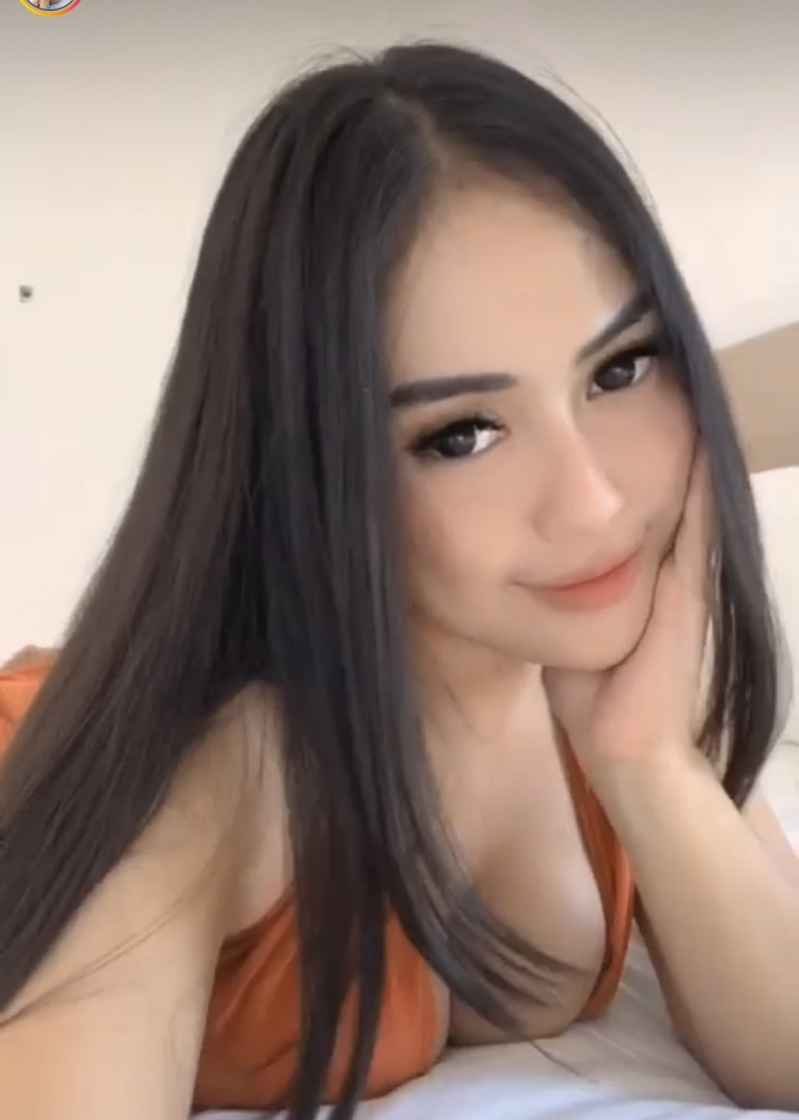 Kylie - outcall available