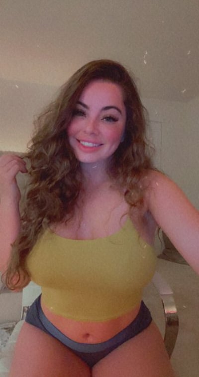 Angela - curvy