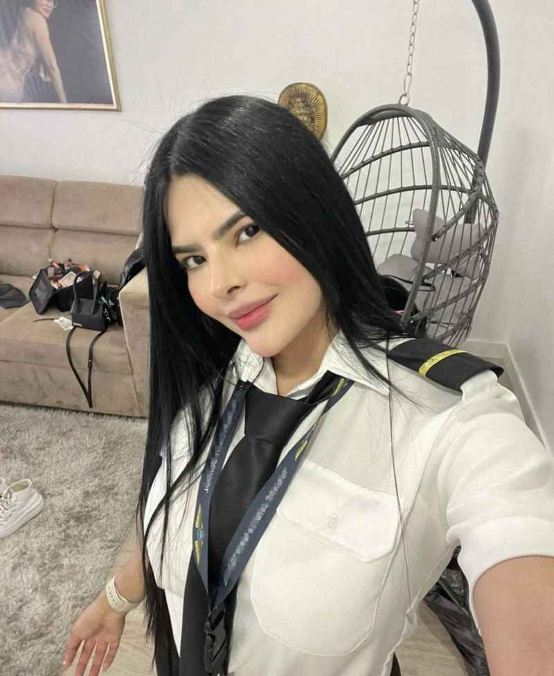 Angela - blonde