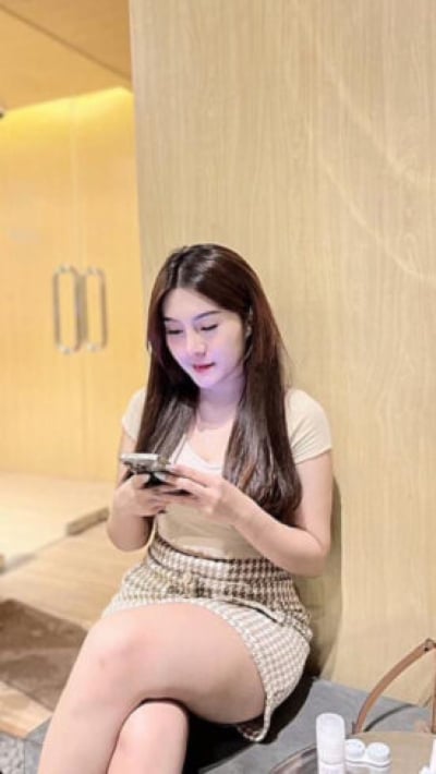 Wendy - brunette