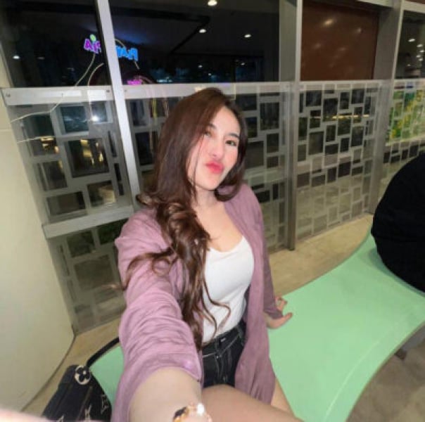 Janine - open minded