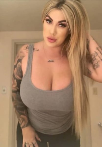 Holly - open minded