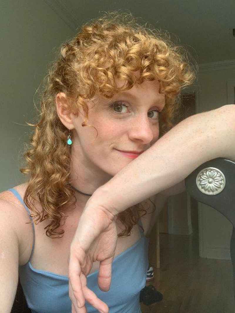 Isla - brunette