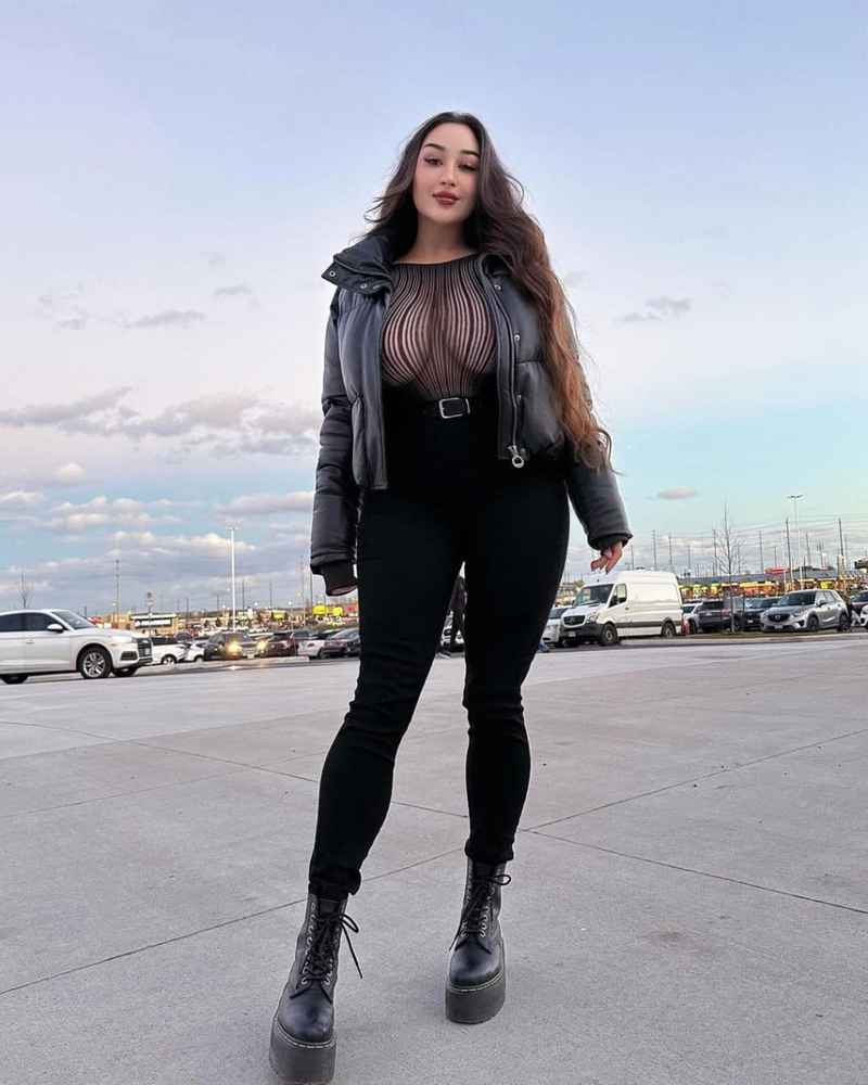 Fiona - curvy