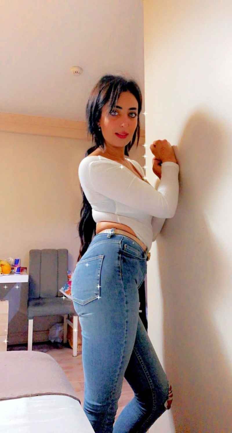 Hannah - new in town