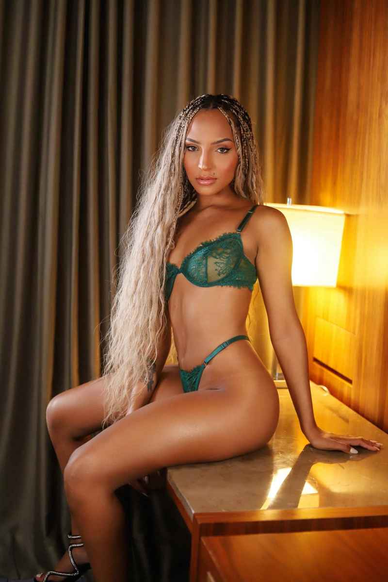 Naomi - open minded