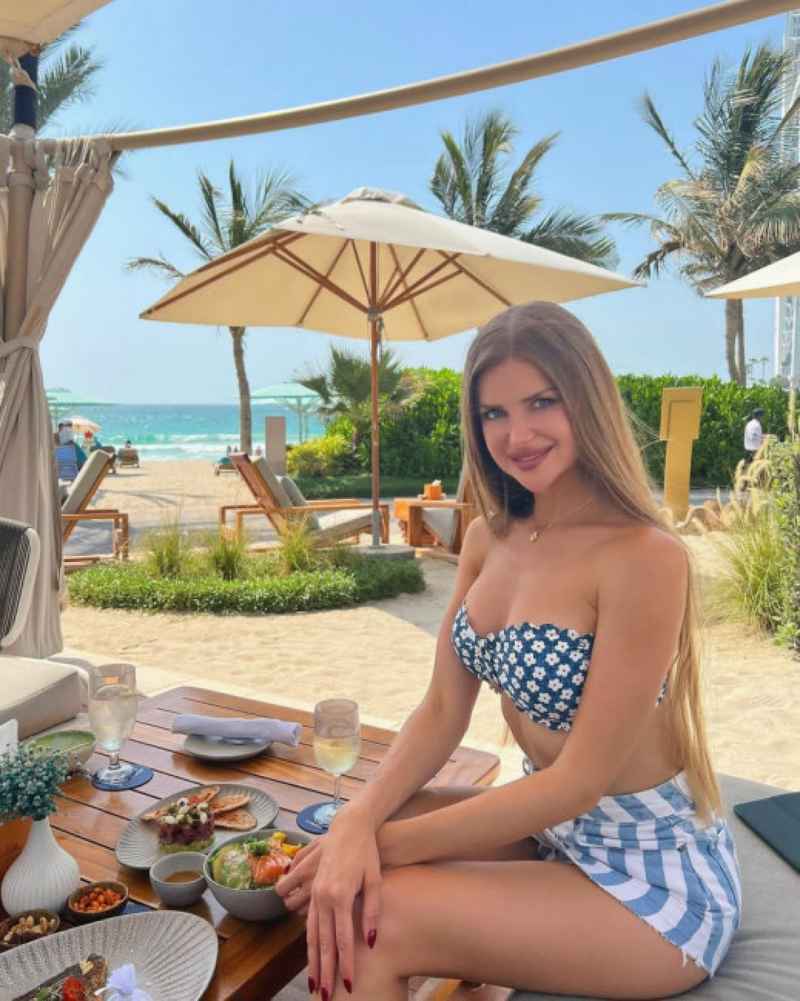 Rosemarie - open minded