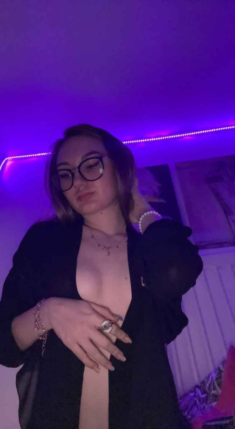 Nadine - brunette