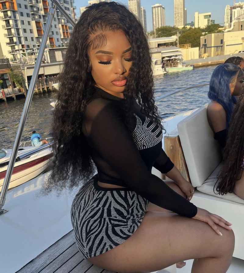 Genevieve - curvy