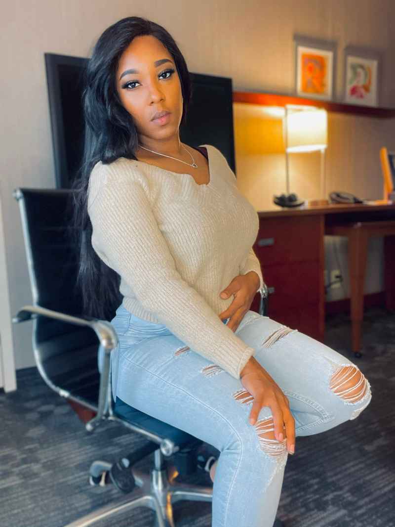 Mia - brunette
