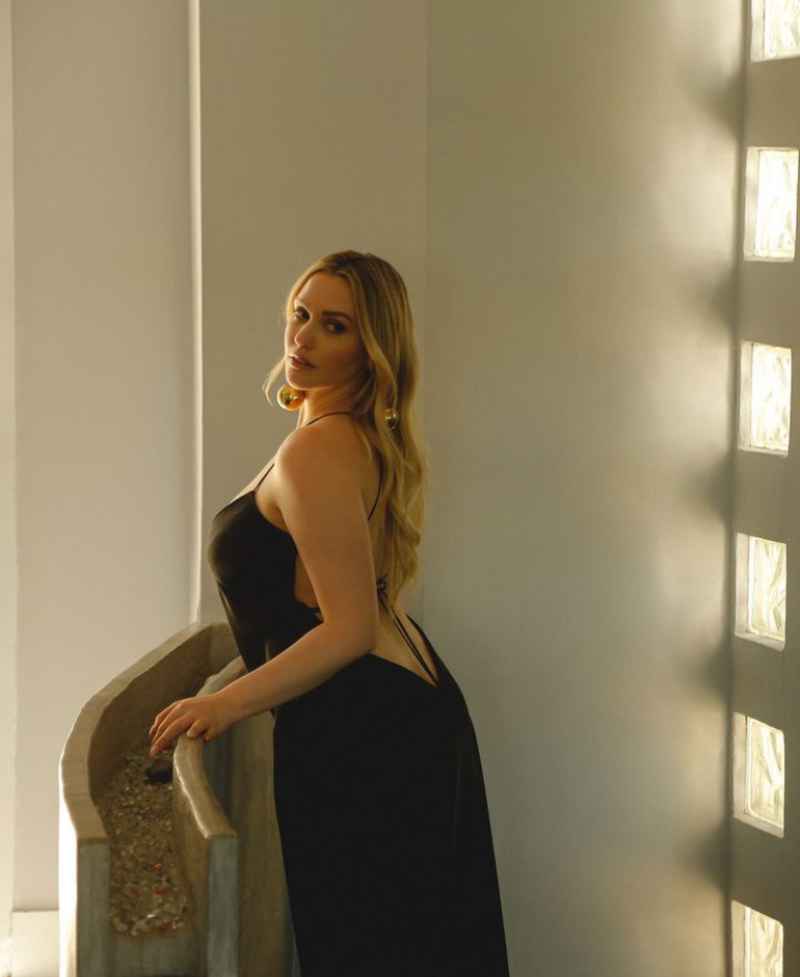 Virginia - curvy