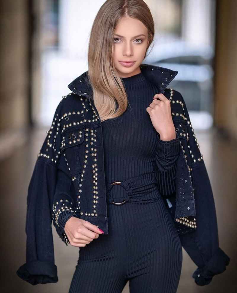 Elizabeth - open minded