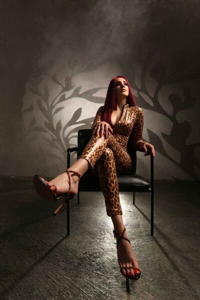 Mia - discreet meetings
