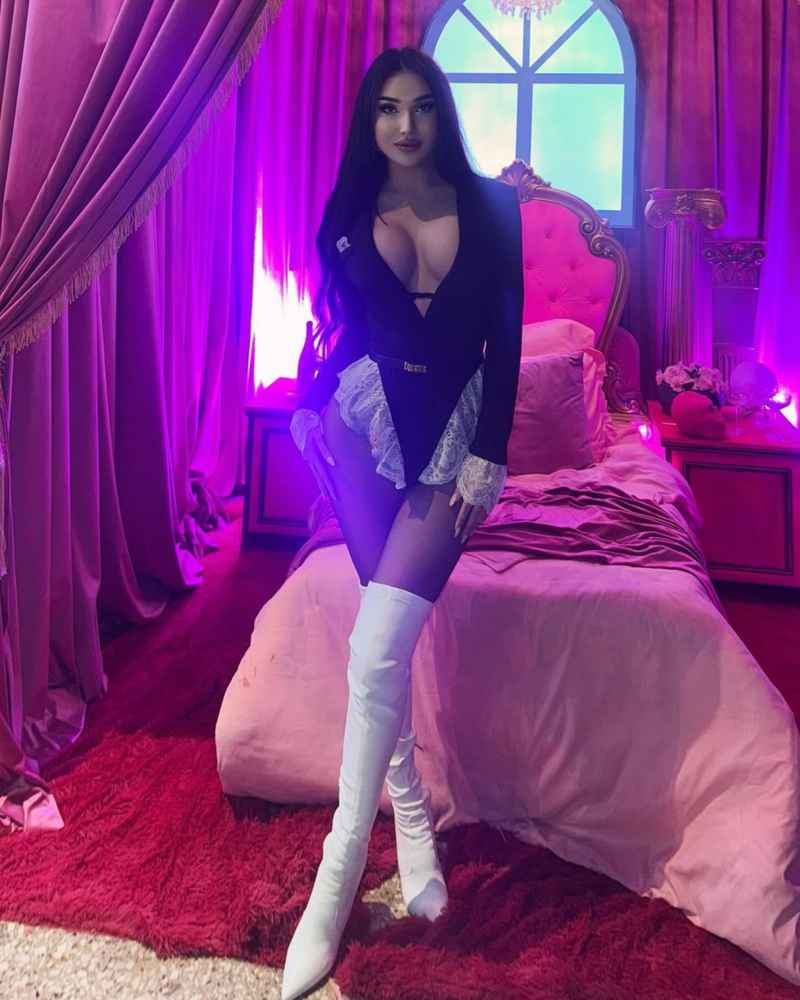 Lily - blonde