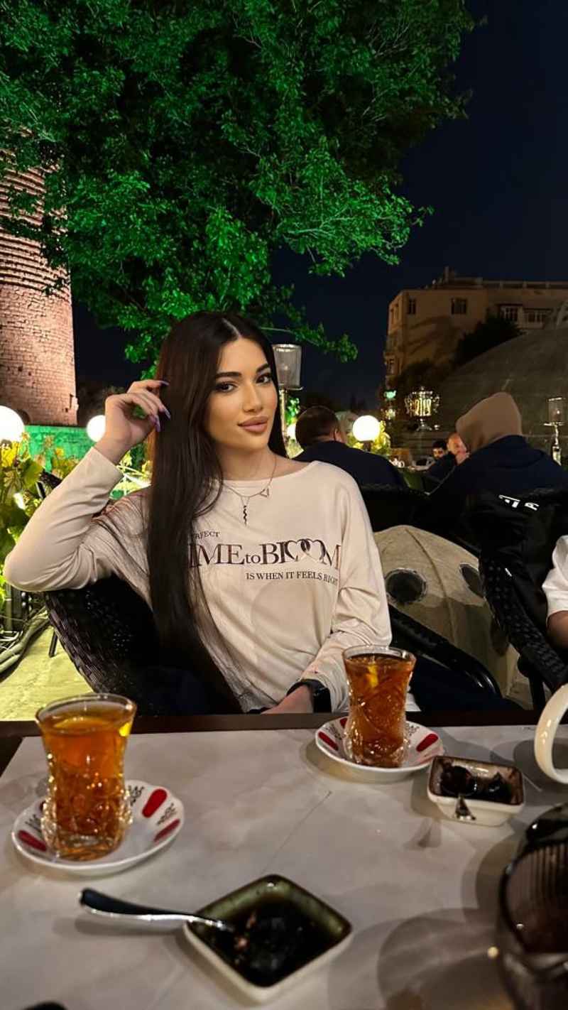 Angeline - curvy