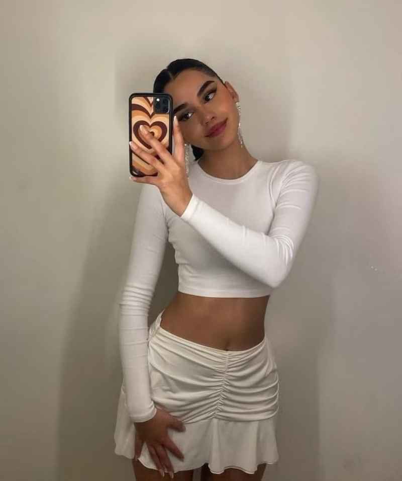 Sophie - open minded