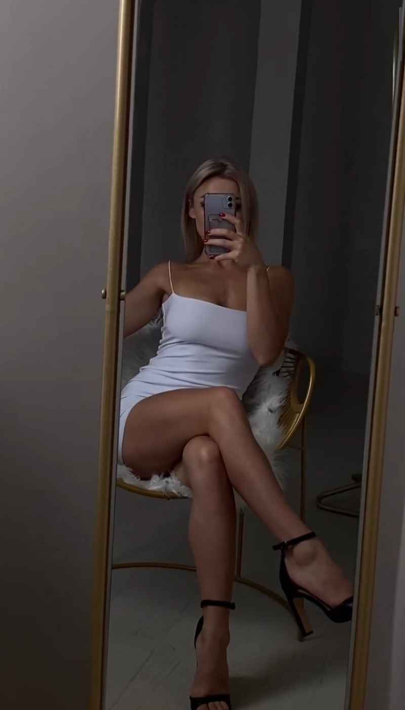 Noemie - short stay