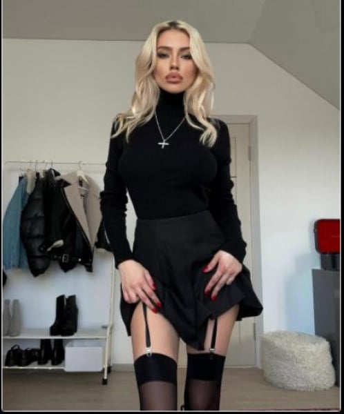 Renee - party girl