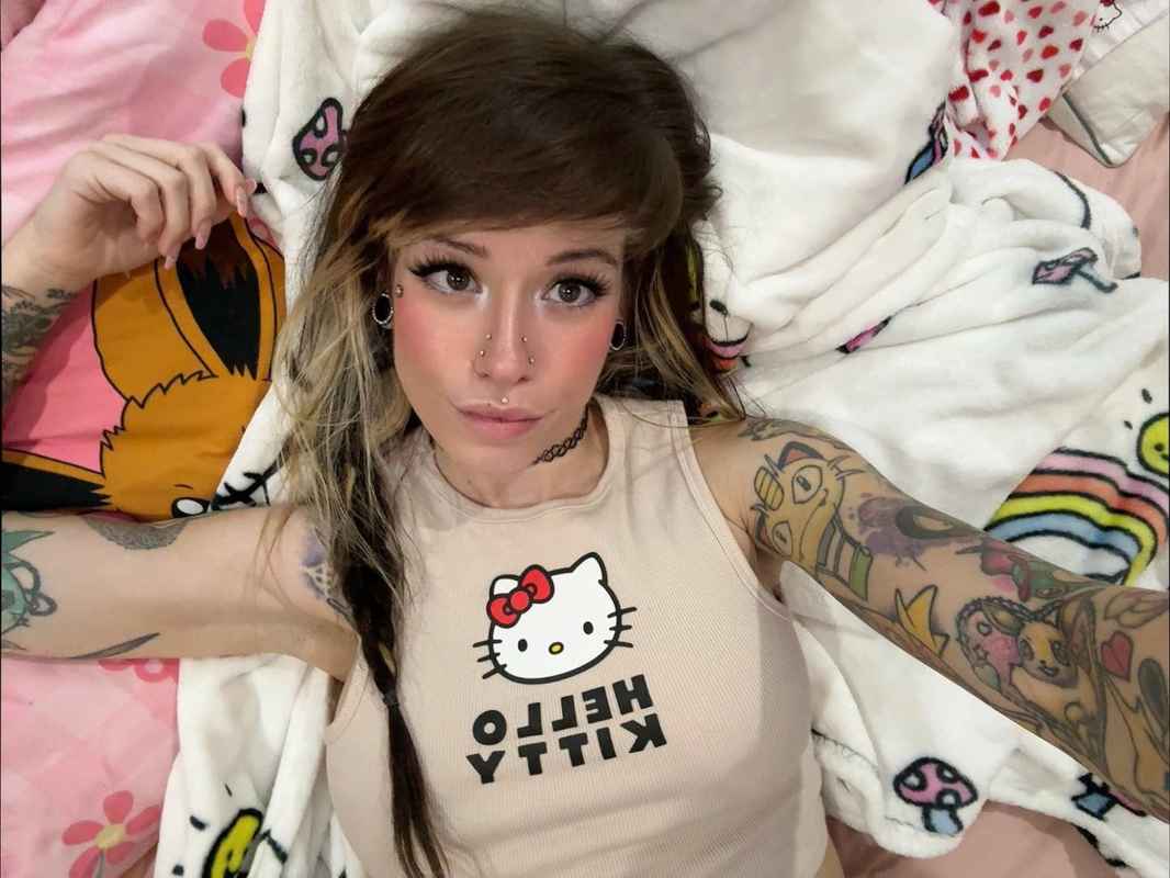 Keira - curvy