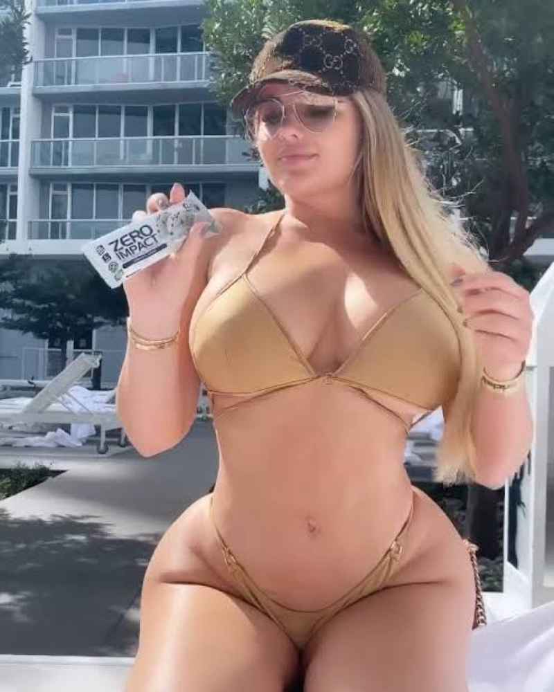 Eileen - brunette