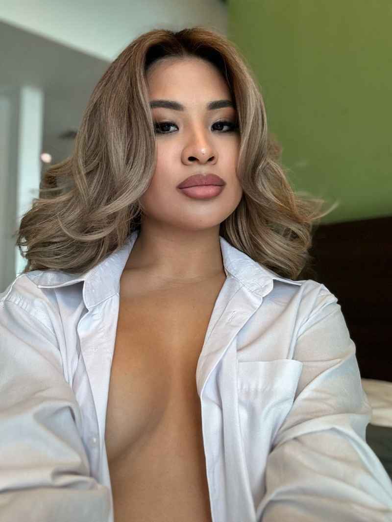 Nancy - brunette