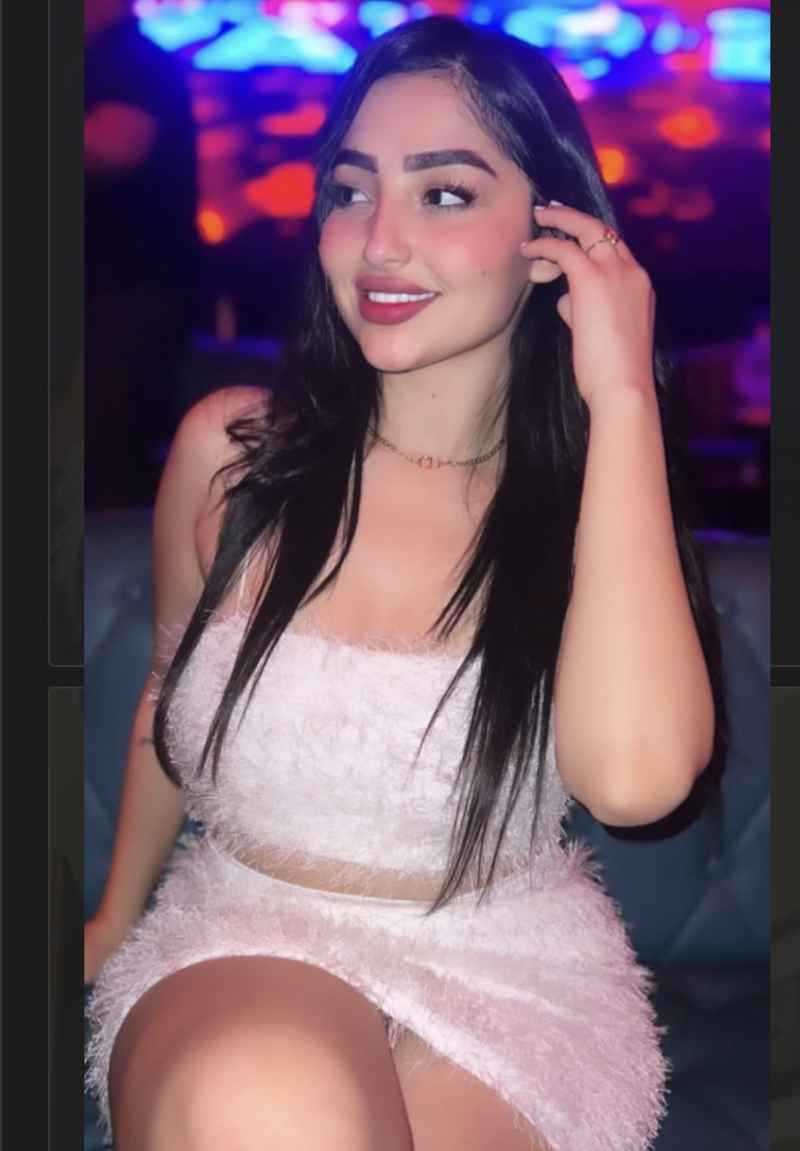 Chloe - party girl