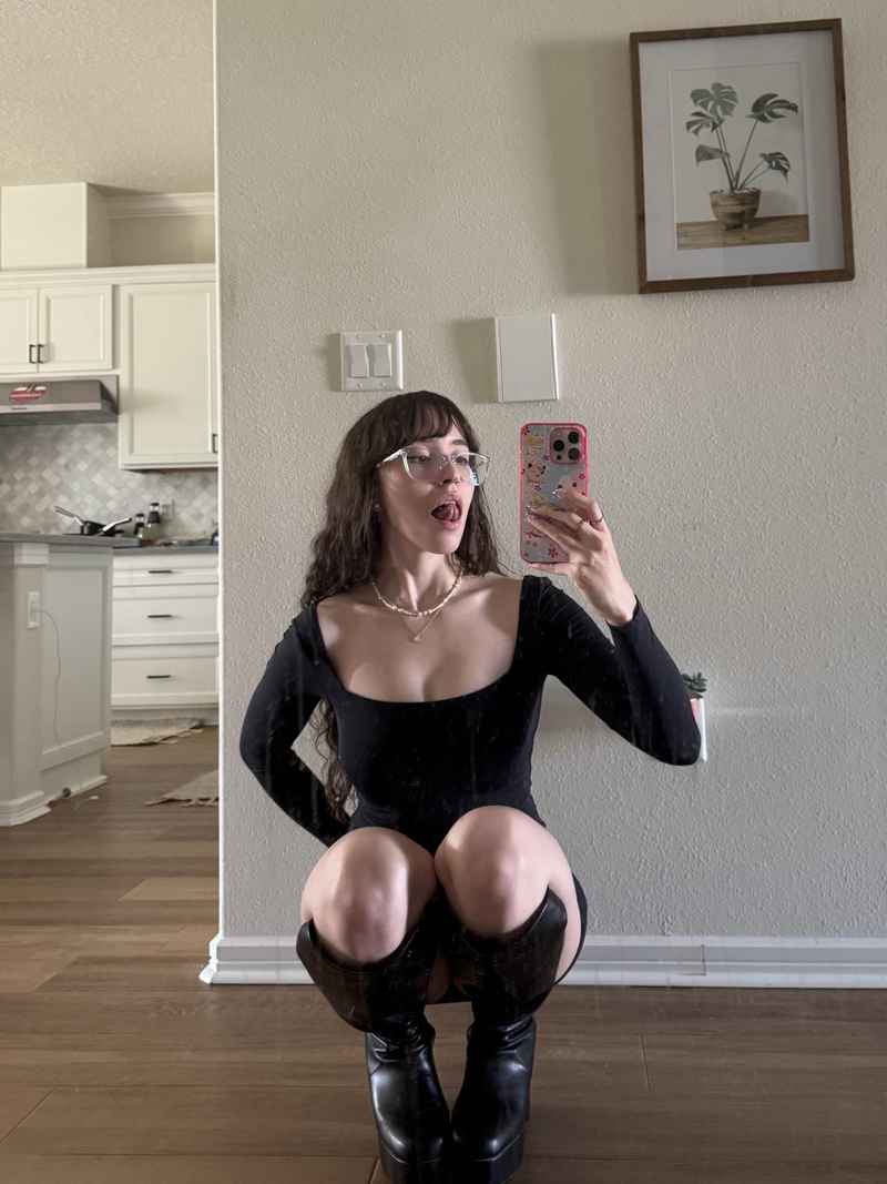 Lara - new in town