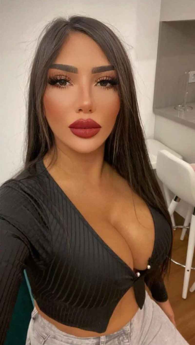 Ada - curvy