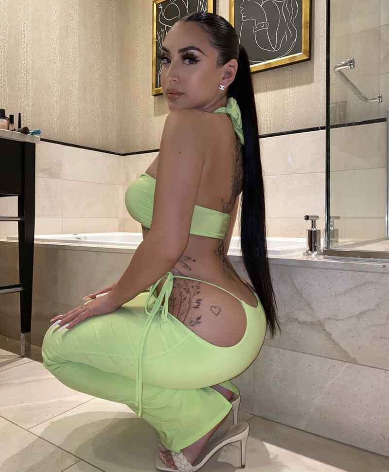 Clemence - curvy