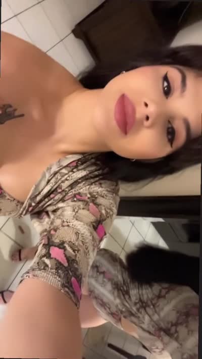 Melissa - brunette