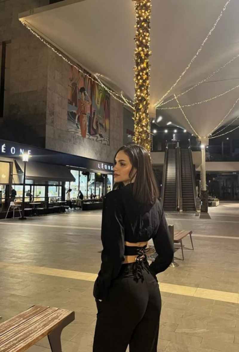 Harper - party girl