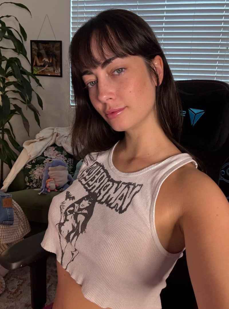 Sara - open minded