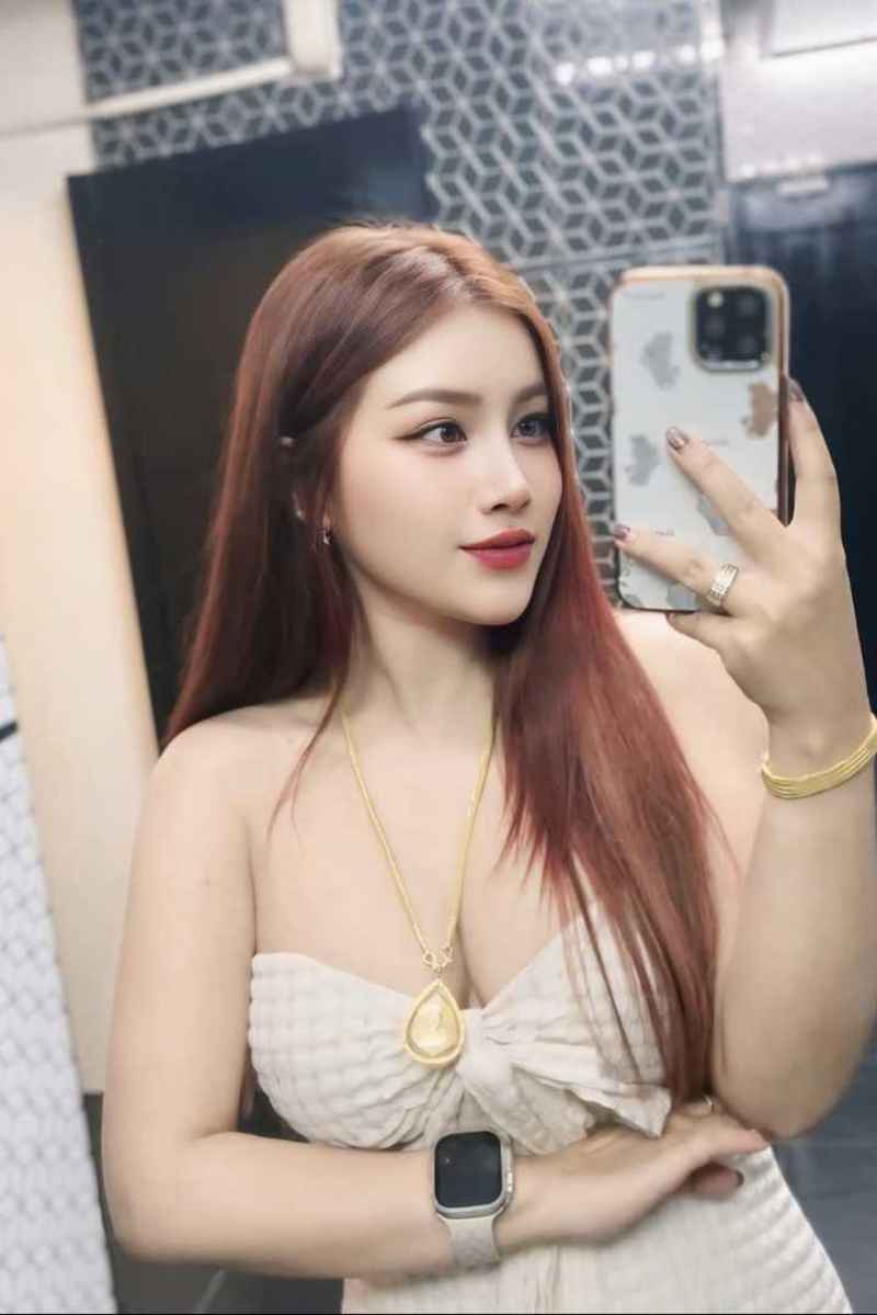 Maeve - outcall available