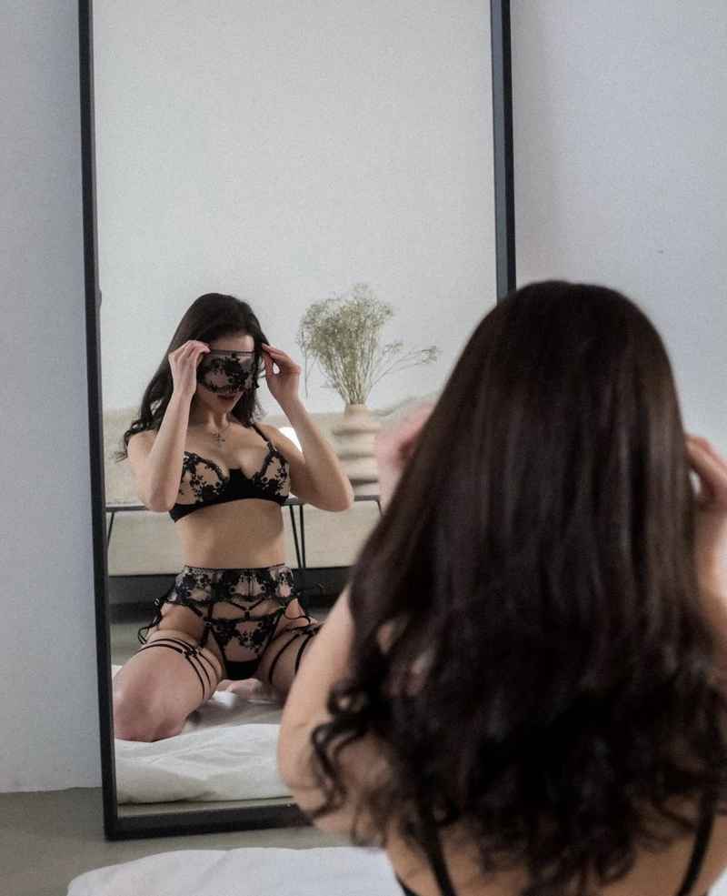 Martha - brunette