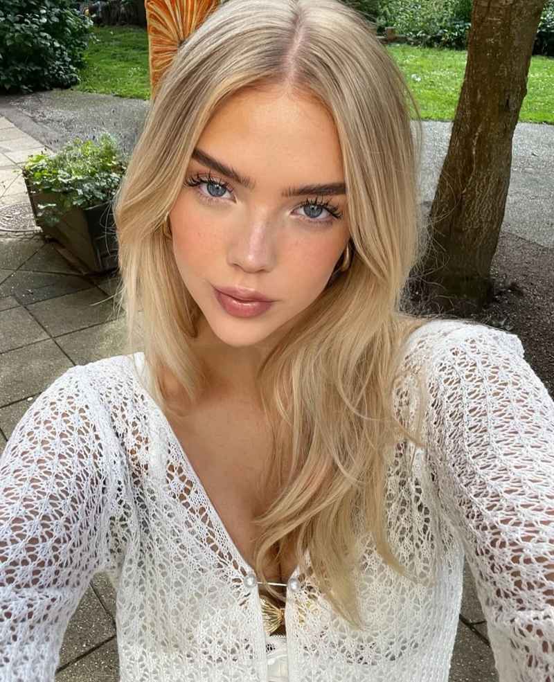 Bernadette - mature companion