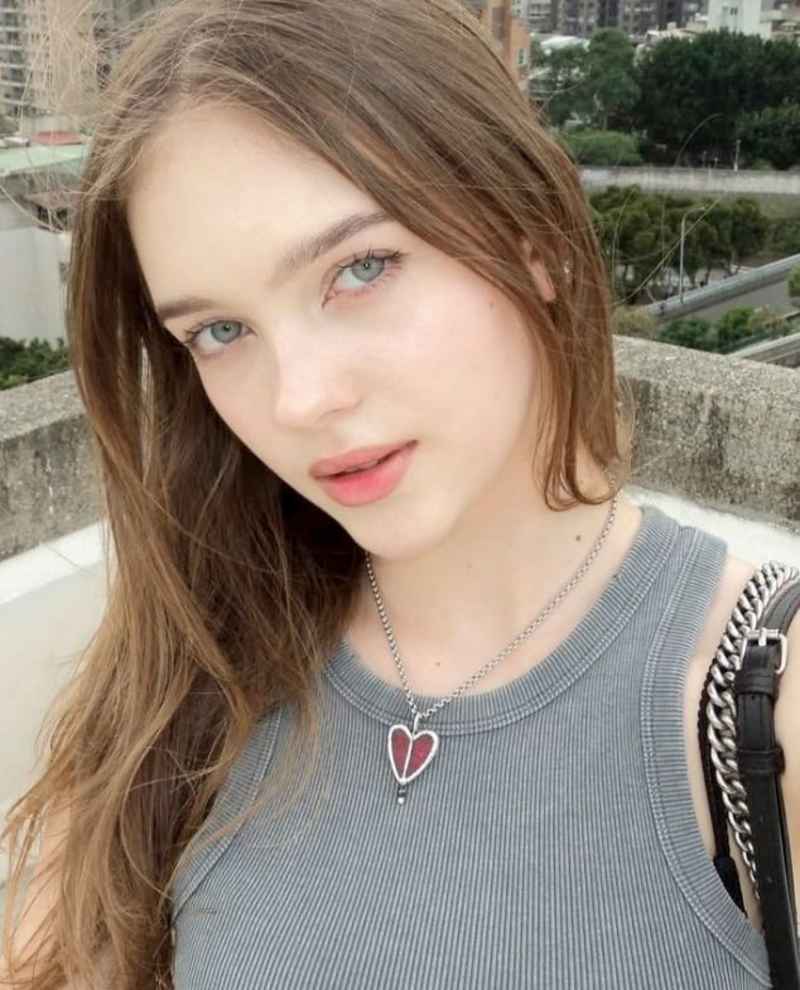 Ava - incall tonight