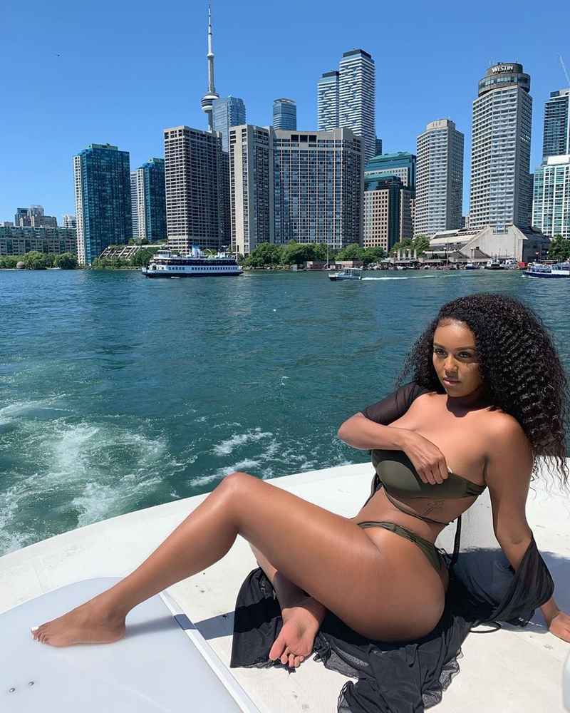 Holly - petite