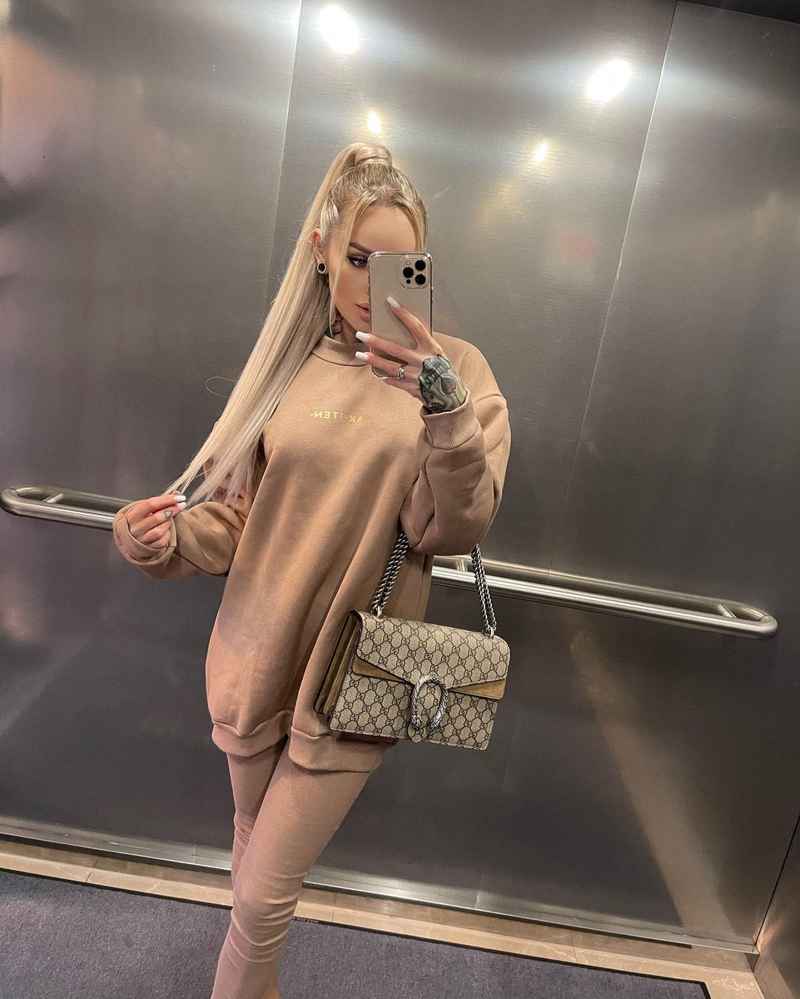 Hannah - blonde