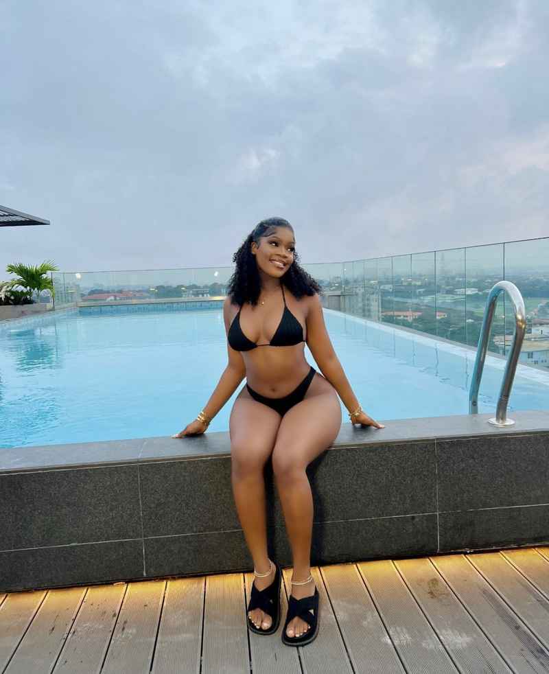 Bernadette - curvy